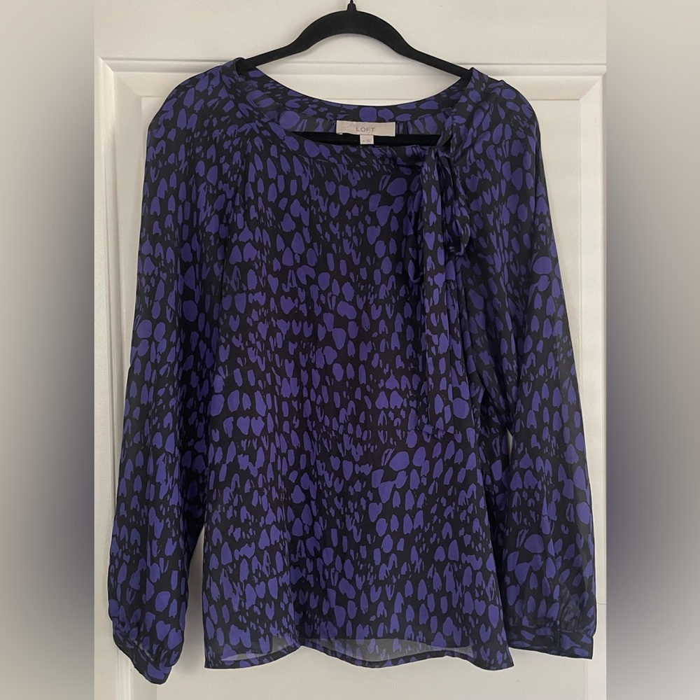 LOFT Women's Purple and Black Patterned Blouse